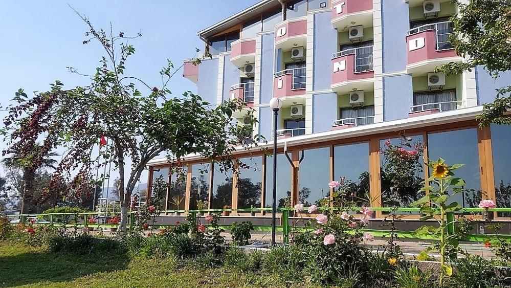 Linda Butik Otel Guemuelduer Izmir Exteriör bild